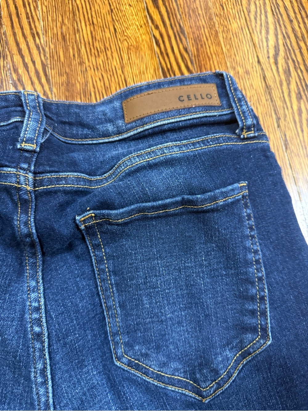 Cello Distressed Skinny Jeans Size 7 Ripped Blue Denim with Back Ankle Fray - Picture 8 of 8